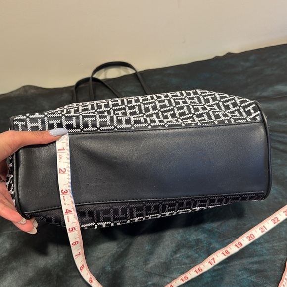 🔥Tommy Hilfiger Black and White Tote Bag🔥 - Picture 8 of 8